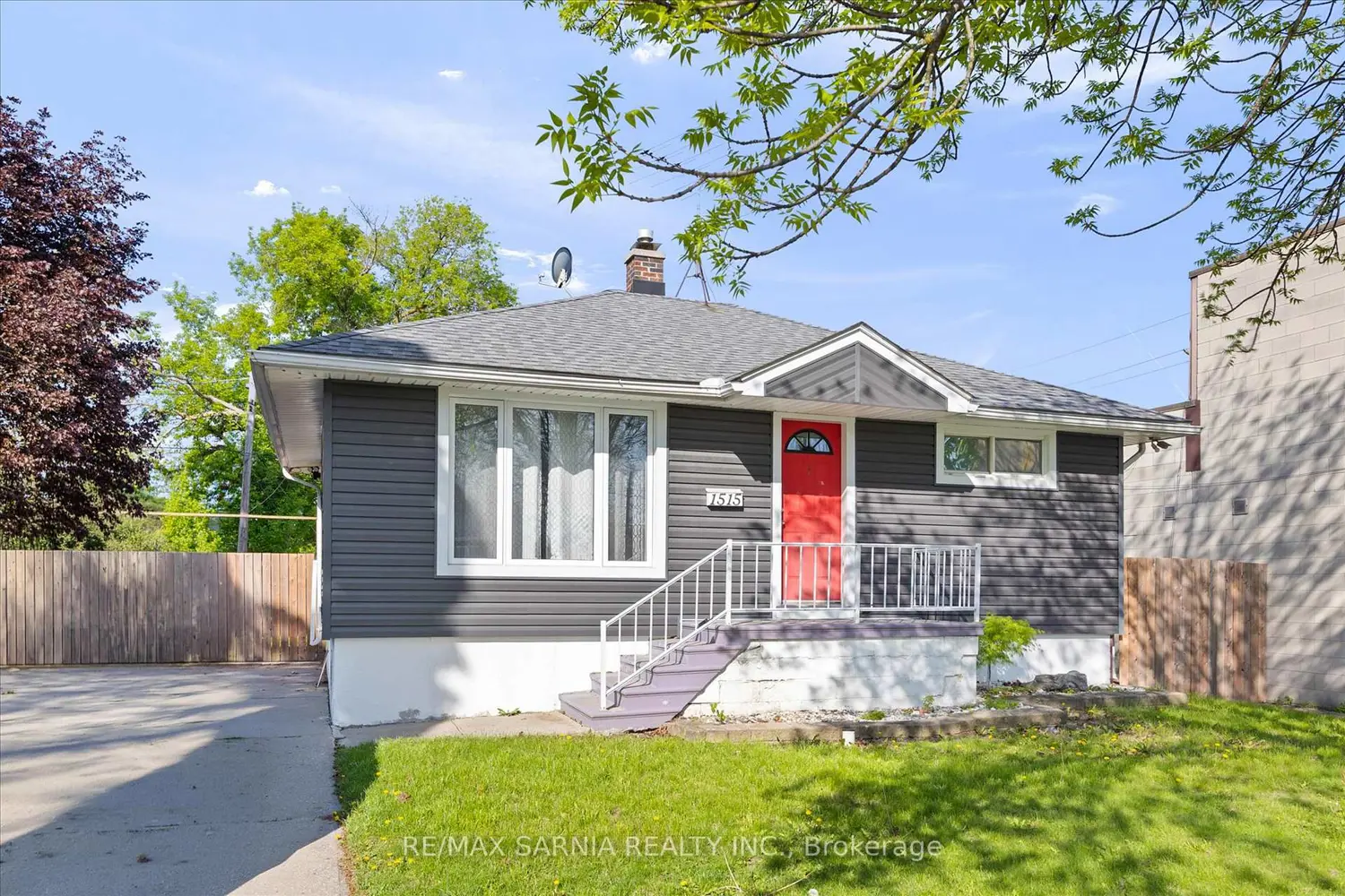 1515 Tourangeau Road