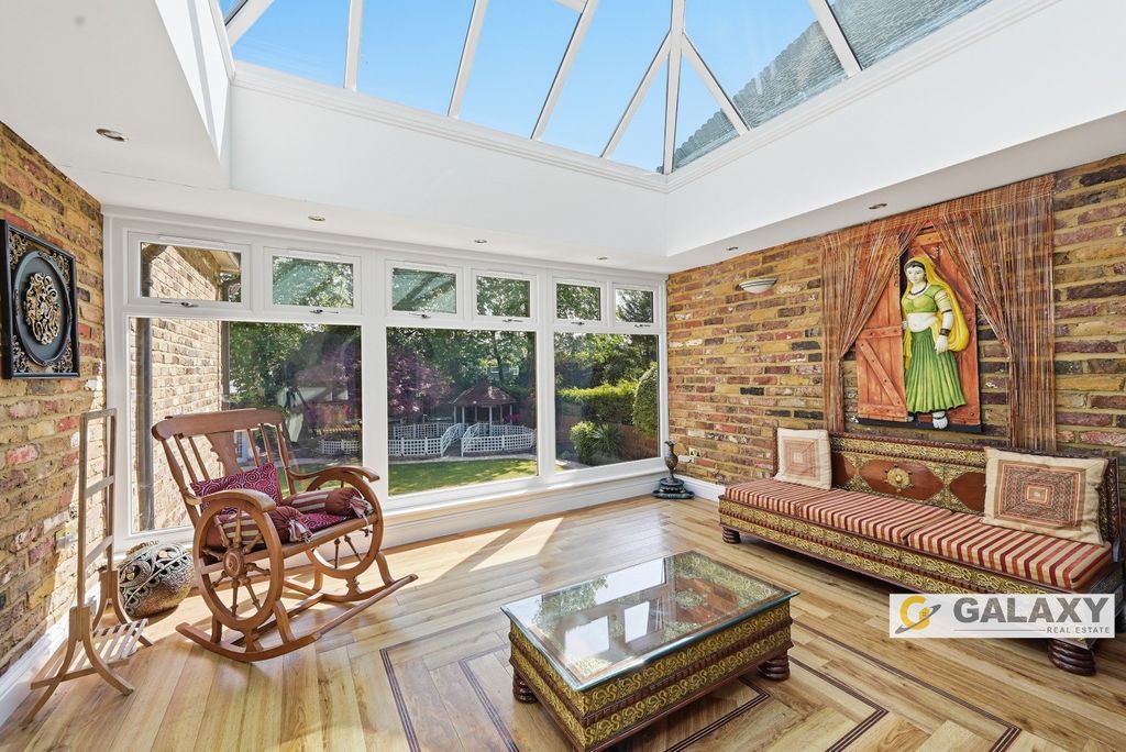 Additional image 10 of 7 bed detached house for saleCamp Road, Gerrards Cross SL9