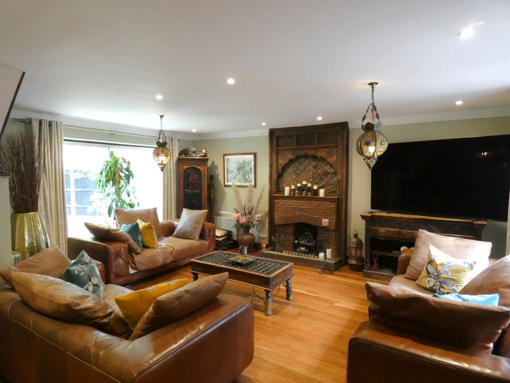Additional image 3 of 3 bed detached house for saleThe Avenue, Gravesend DA11
