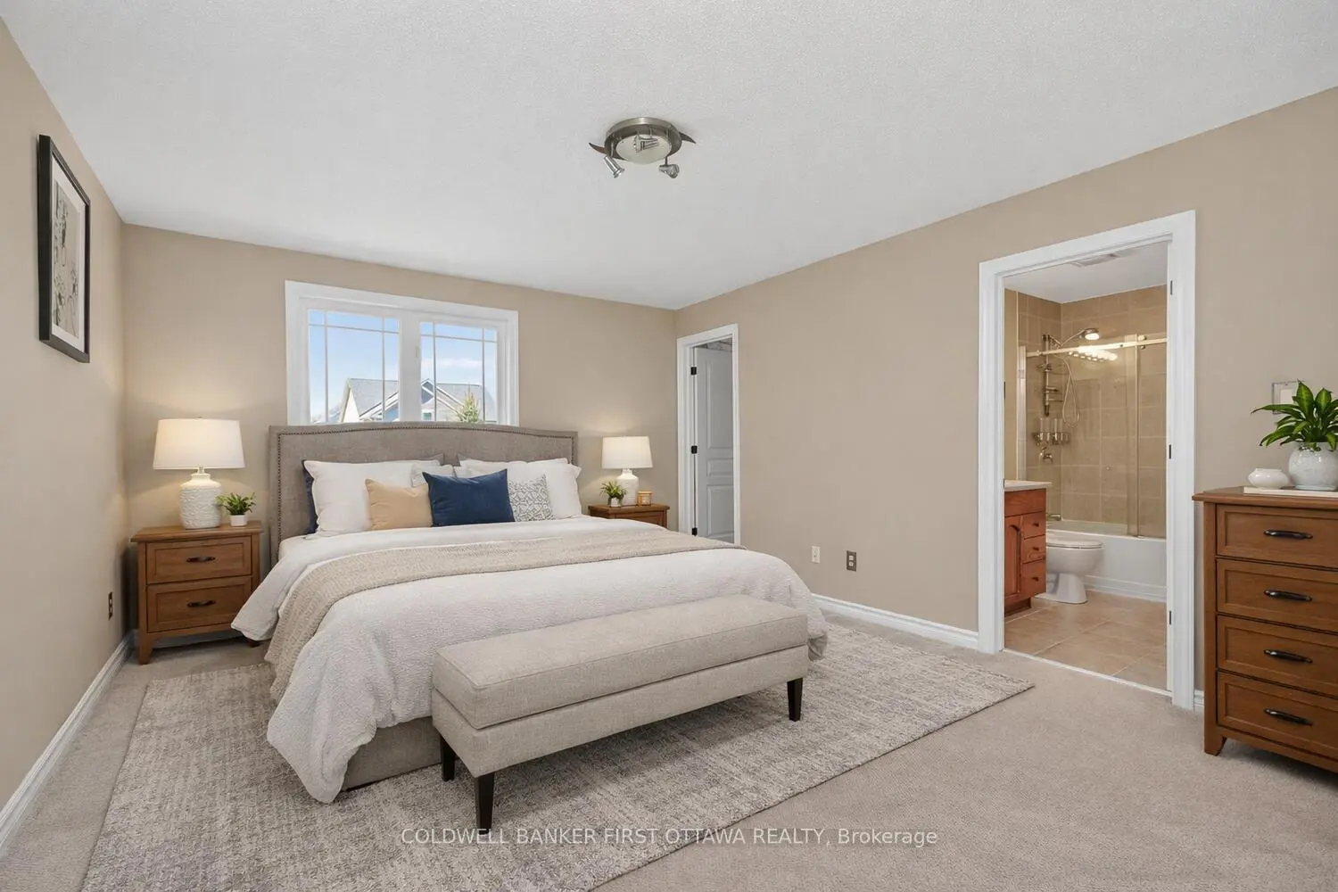 102 Windance Crescent photo 3