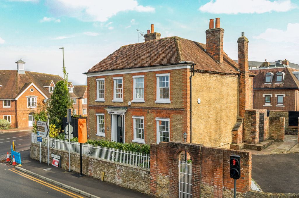 4 bed detached house for saleGodalming, Surrey GU7