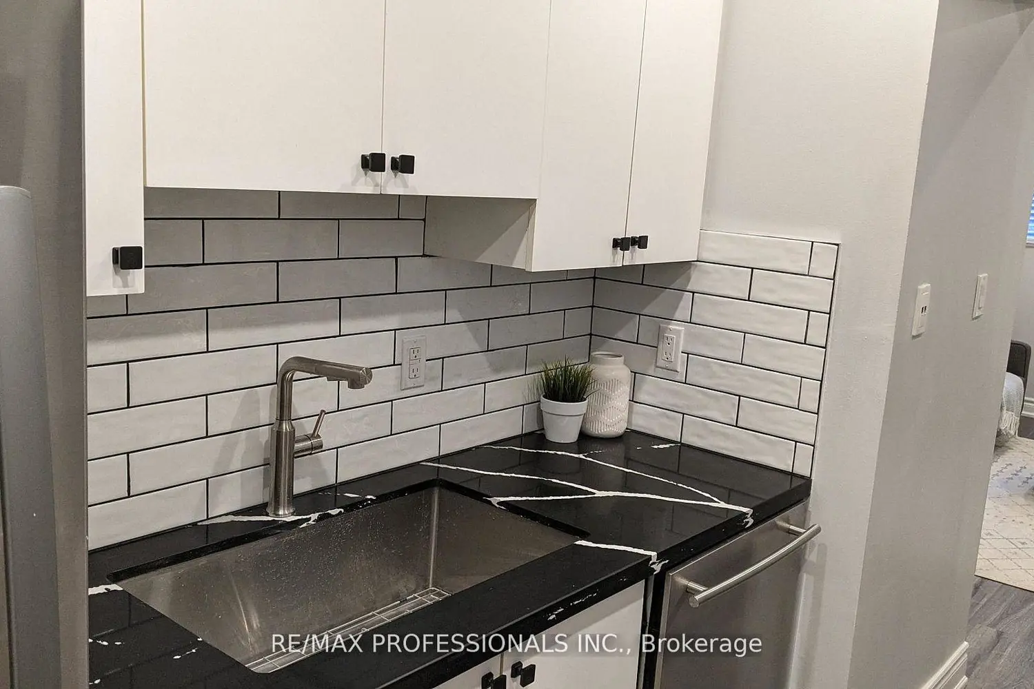 Additional image 10 of 412 Jarvis Street 105