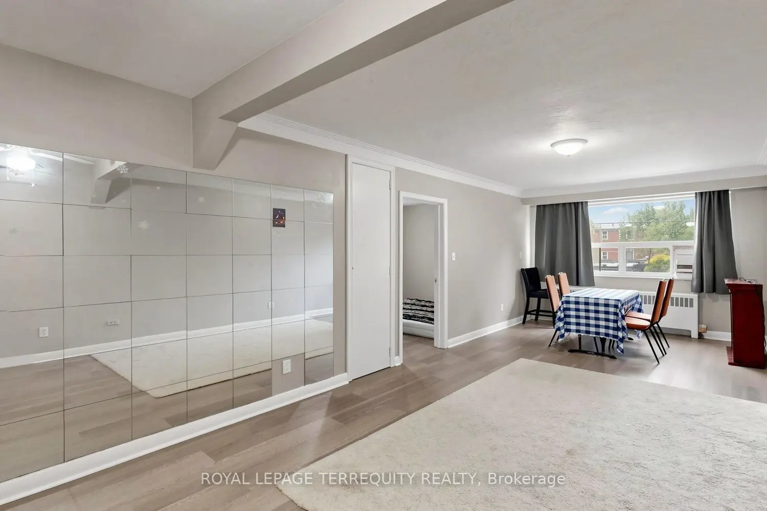 321 Lakeshore Road photo 4