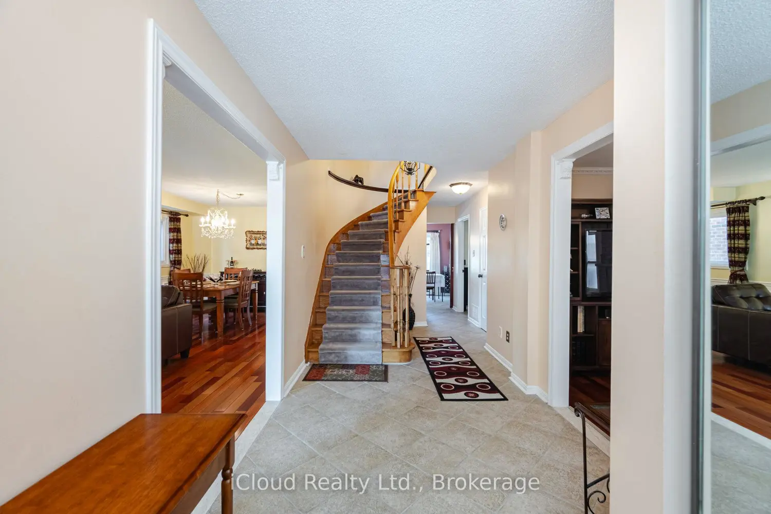 1615 Sir Monty's Drive photo 4