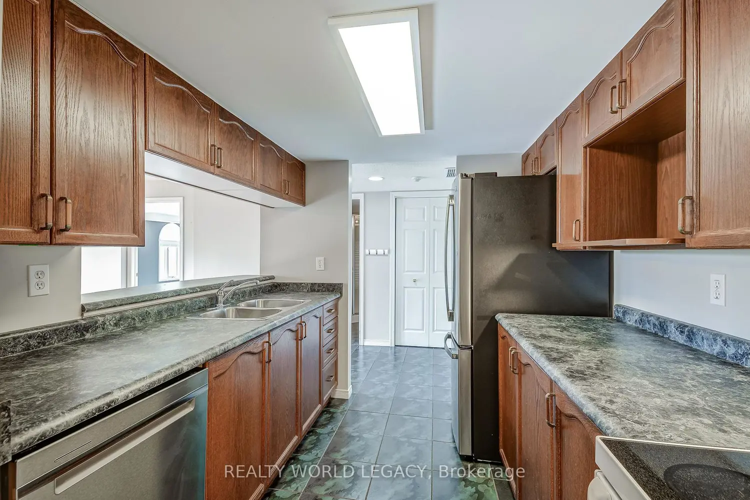 216 Plains Road 306E photo 5
