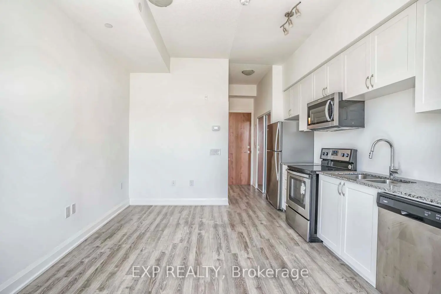 Additional image 12 of 2800 Keele Street 605