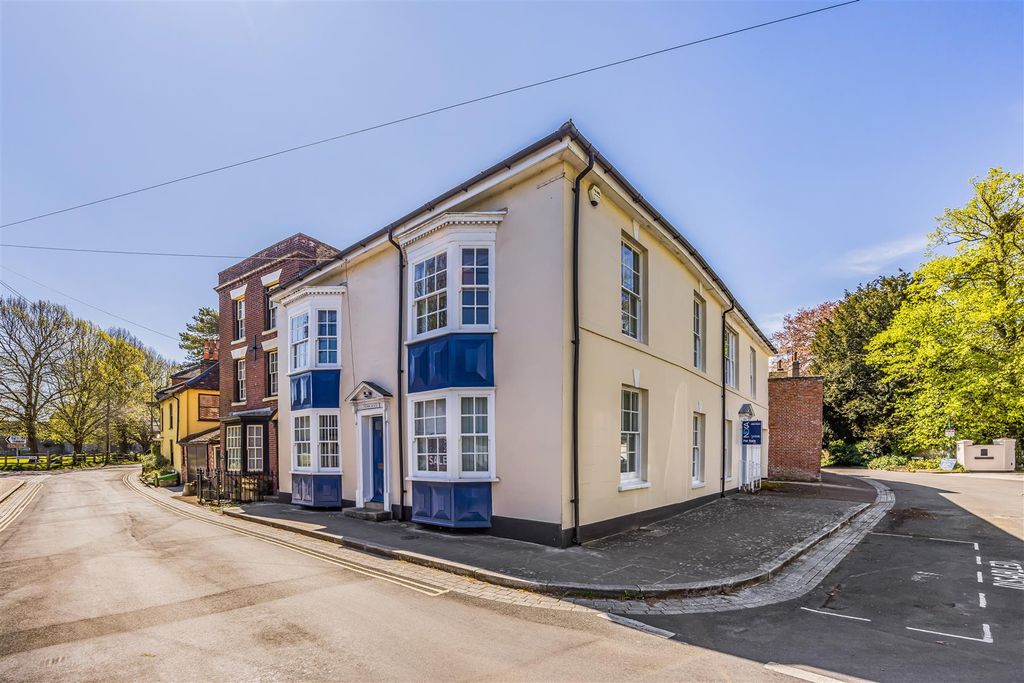 Additional image 5 of 5 bed property for saleCastle Street, Portchester PO16