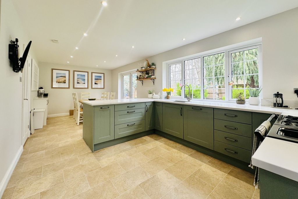 Additional image 2 of 4 bed detached house for saleBelvedere Close, Fleet, Hampshire GU51