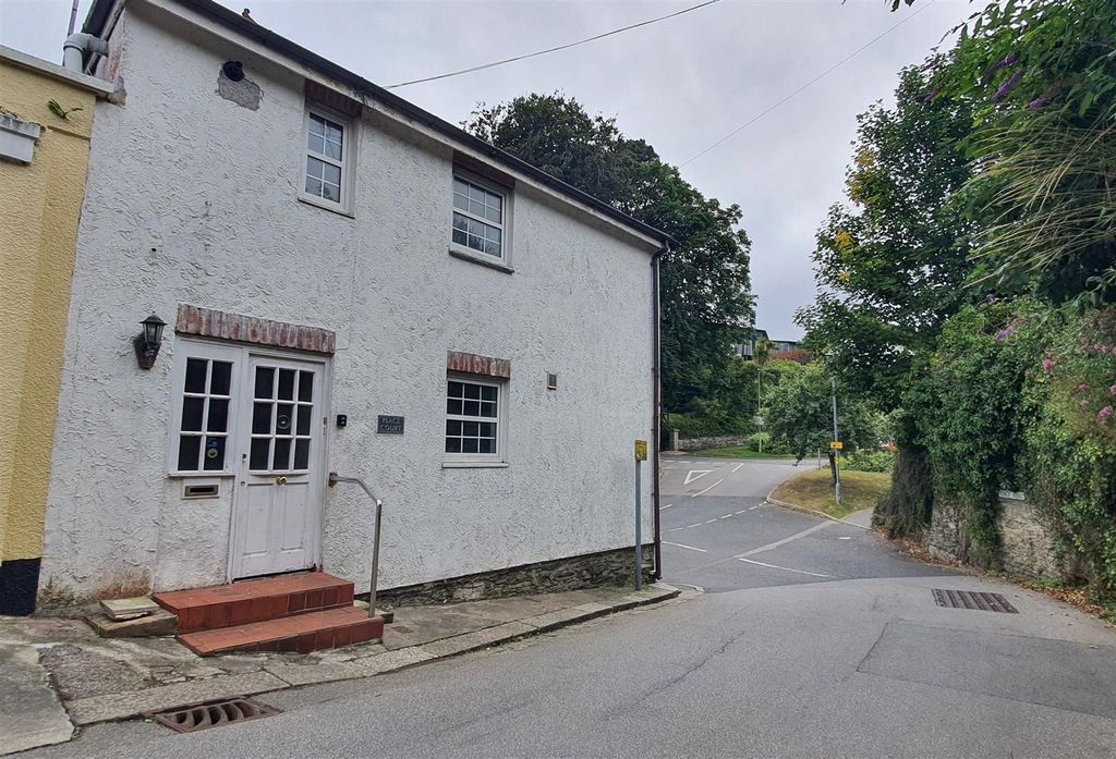 2 bed maisonette for salePlace Road, Fowey, Cornwall PL23