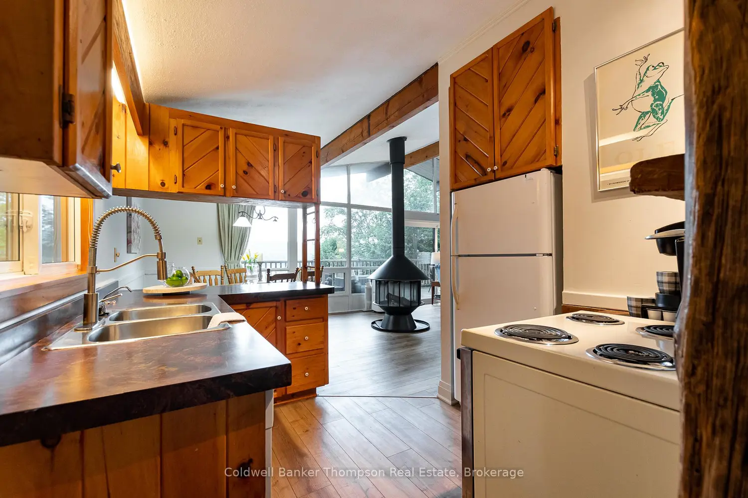 310 North Drive photo 4