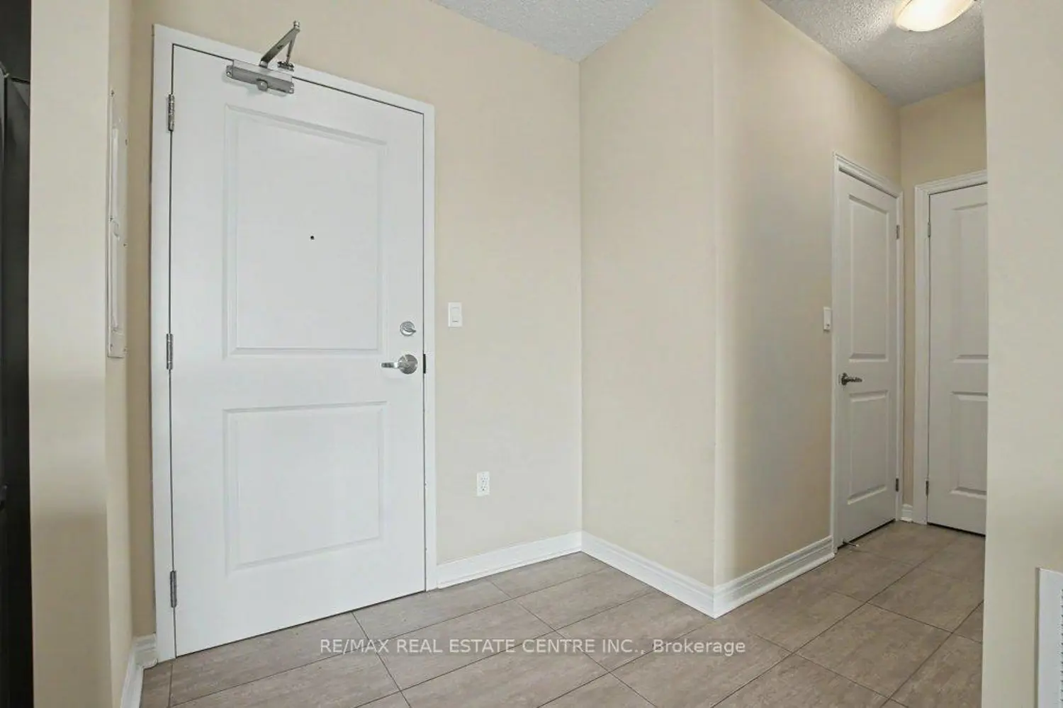 33 Whitmer Street 214 photo 2