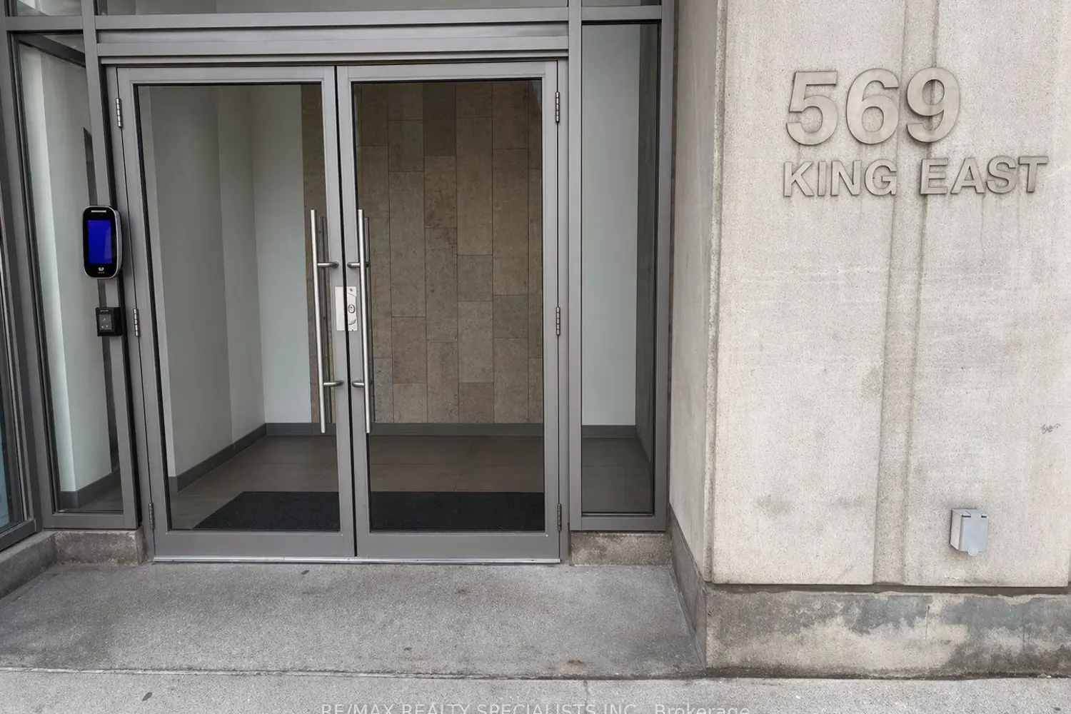 569 King Street 301