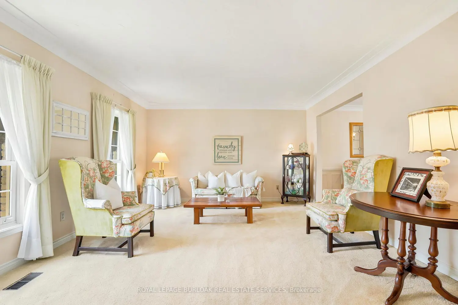 9 Magnolia Court photo 5