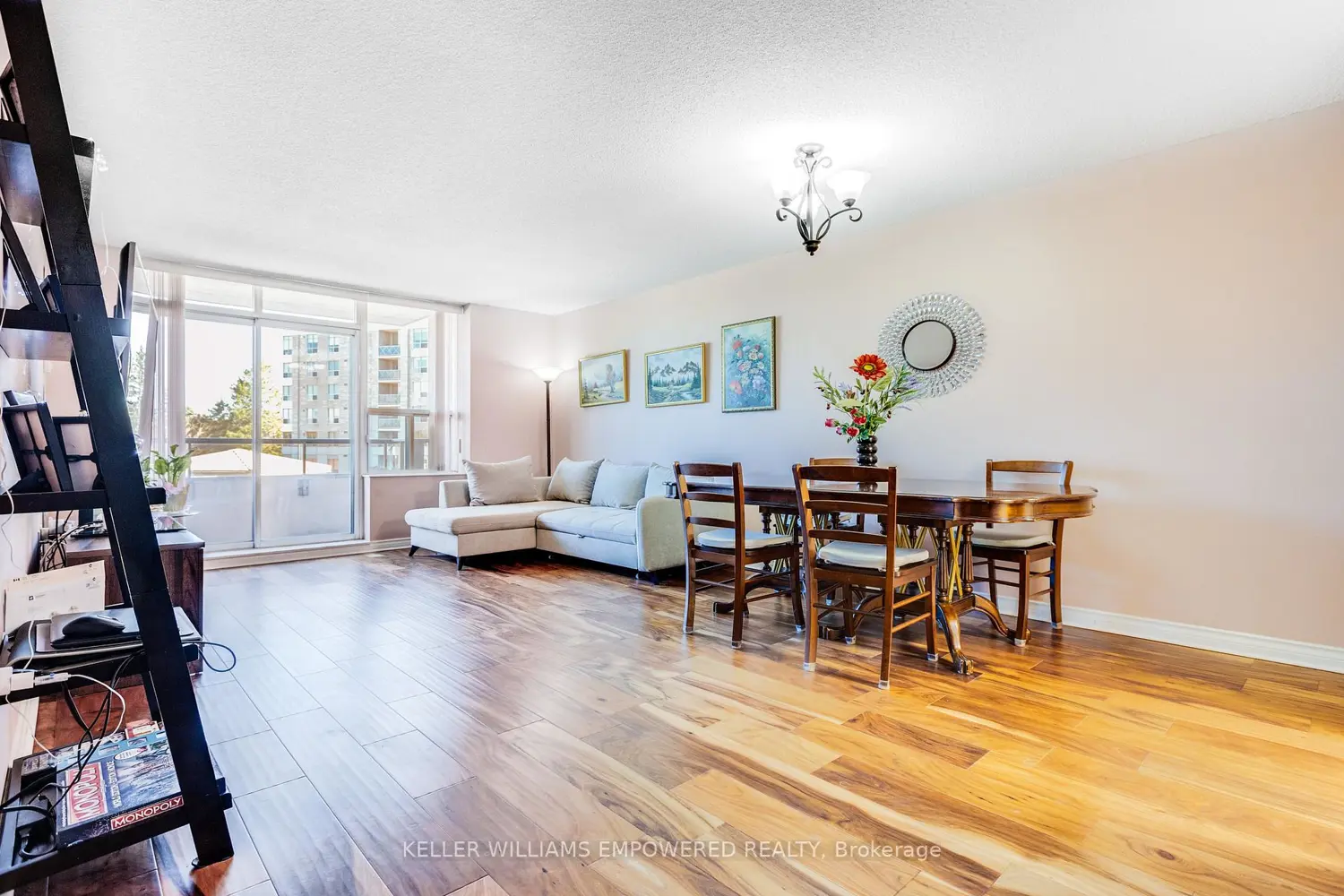 Additional image 4 of 2100 John Street 201