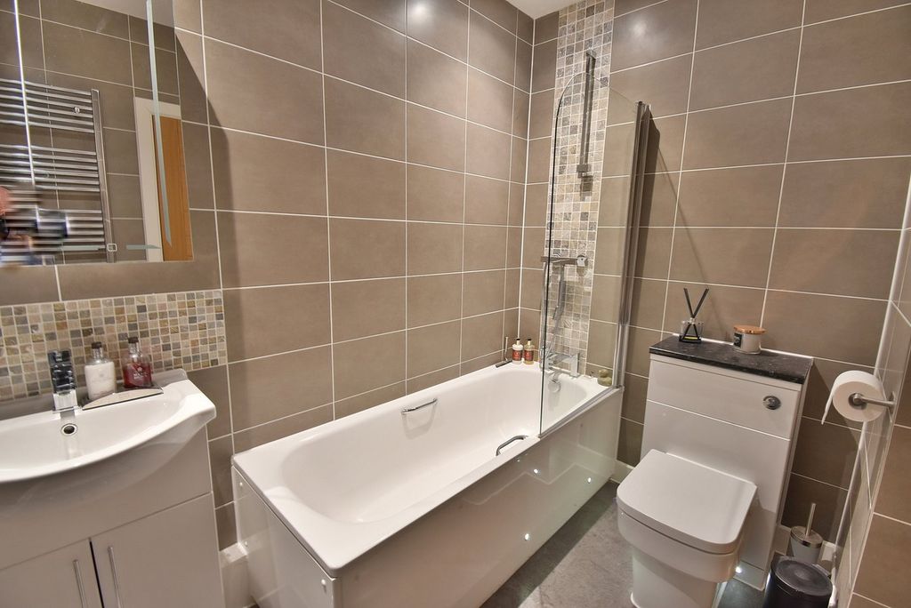 Additional image 14 of 2 bed flat for saleBeaufoys Avenue, Ferndown BH22