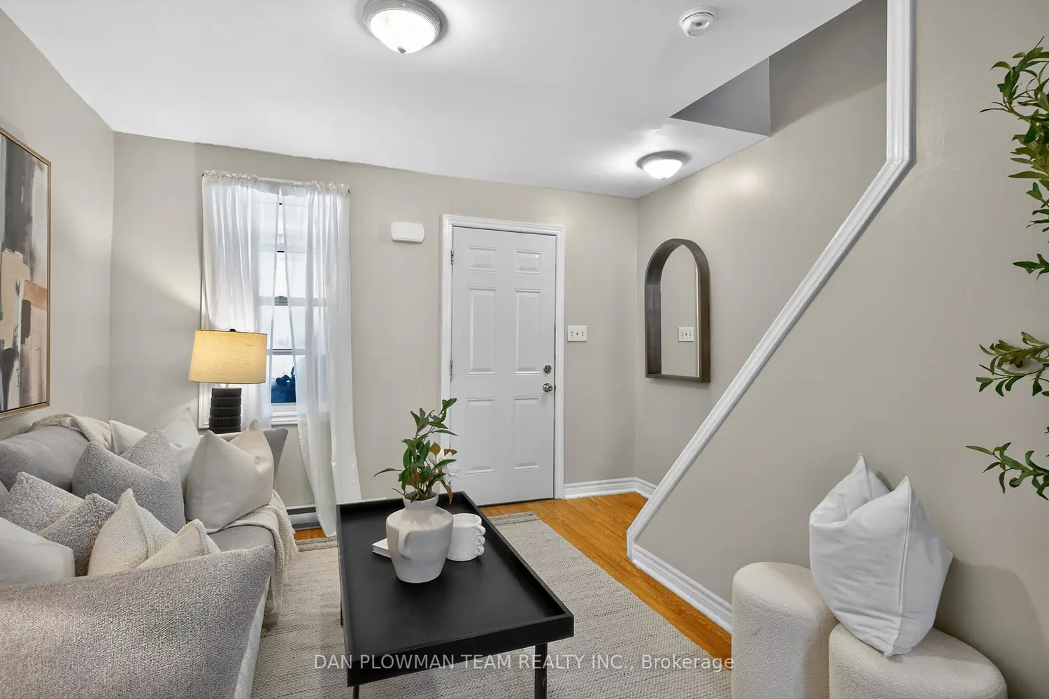 114 Olive Avenue photo 2