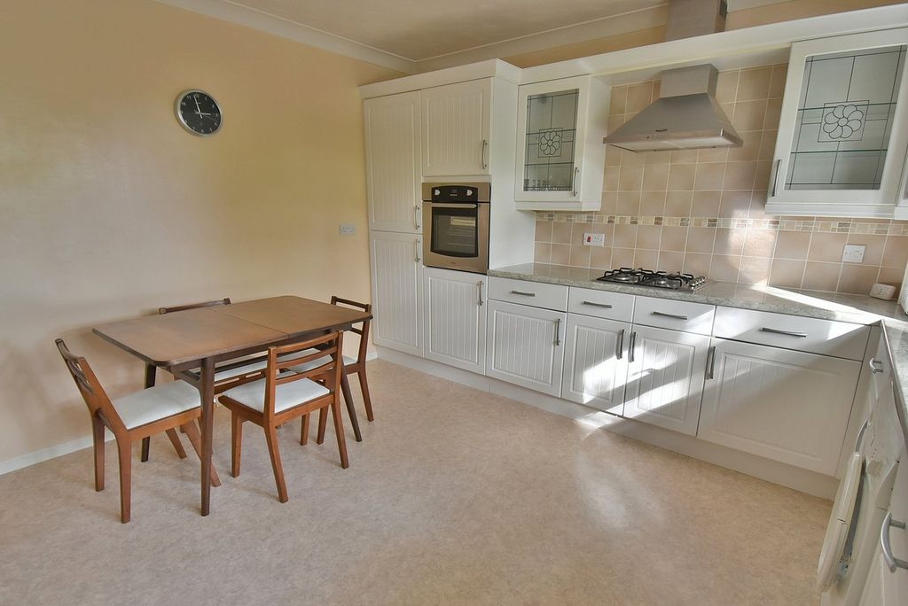 Additional image 5 of 2 bed flat for saleBeaufoys Avenue, Ferndown BH22