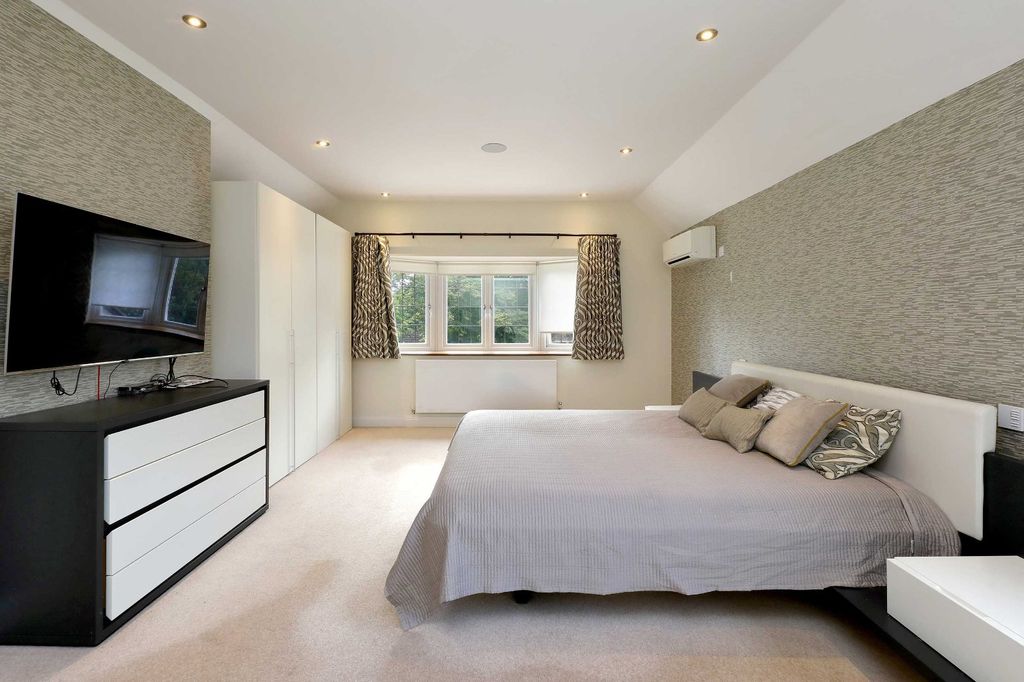Additional image 18 of 7 bed detached house for saleVicarage Way, Gerrards Cross, Buckinghamshire SL9