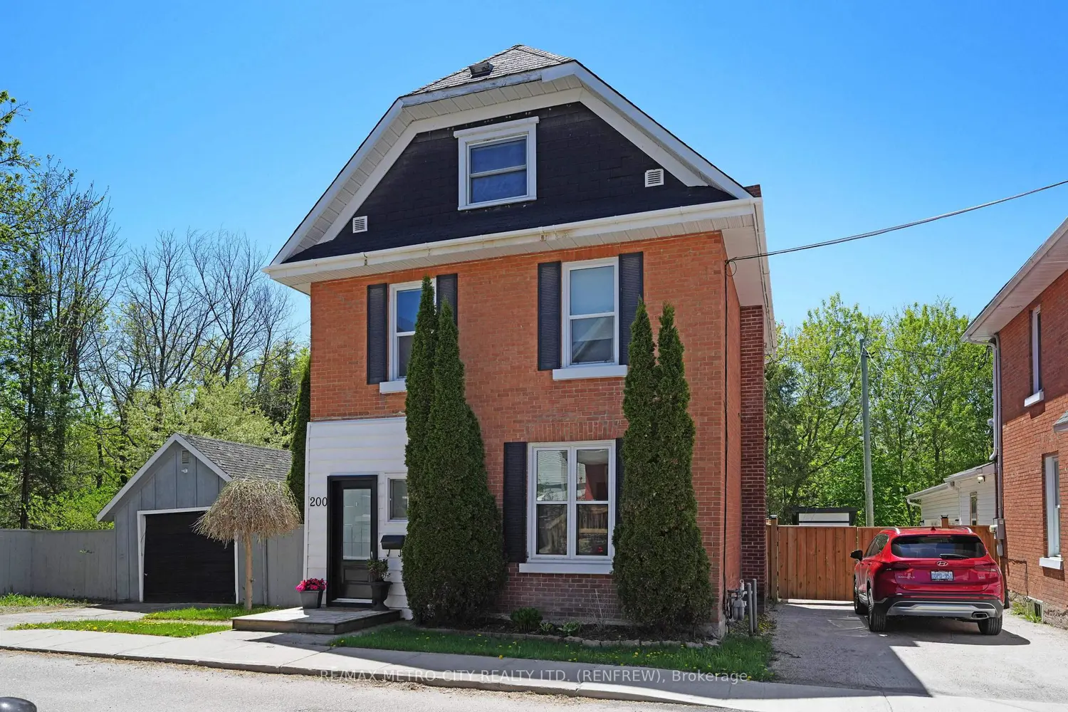 200 Ross Street photo 2