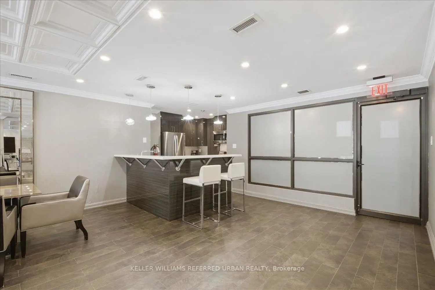 Additional image 8 of 33 Elmhurst Avenue 2009