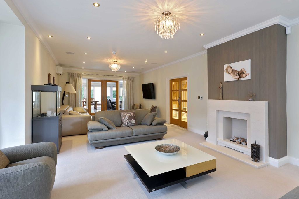 Additional image 3 of 7 bed detached house for sale15 Vicarage Way, Gerrards Cross SL9