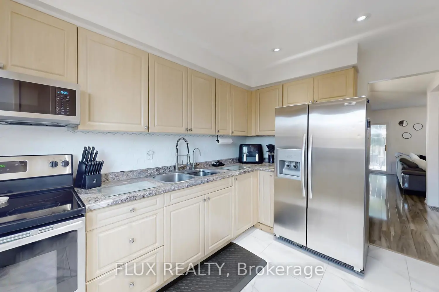 Additional image 4 of 52 Adelaide Street 32