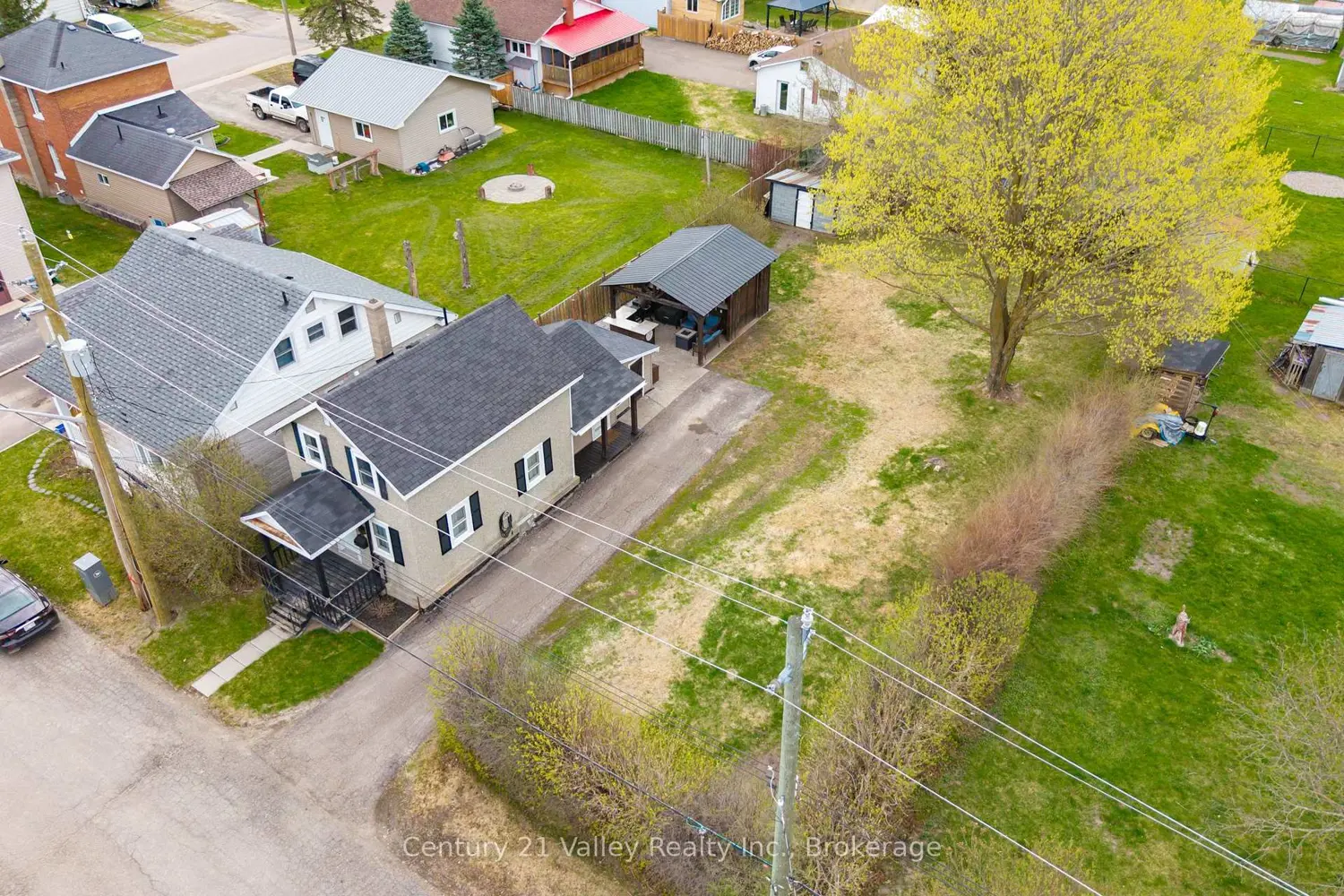 319 Mary Avenue photo 5
