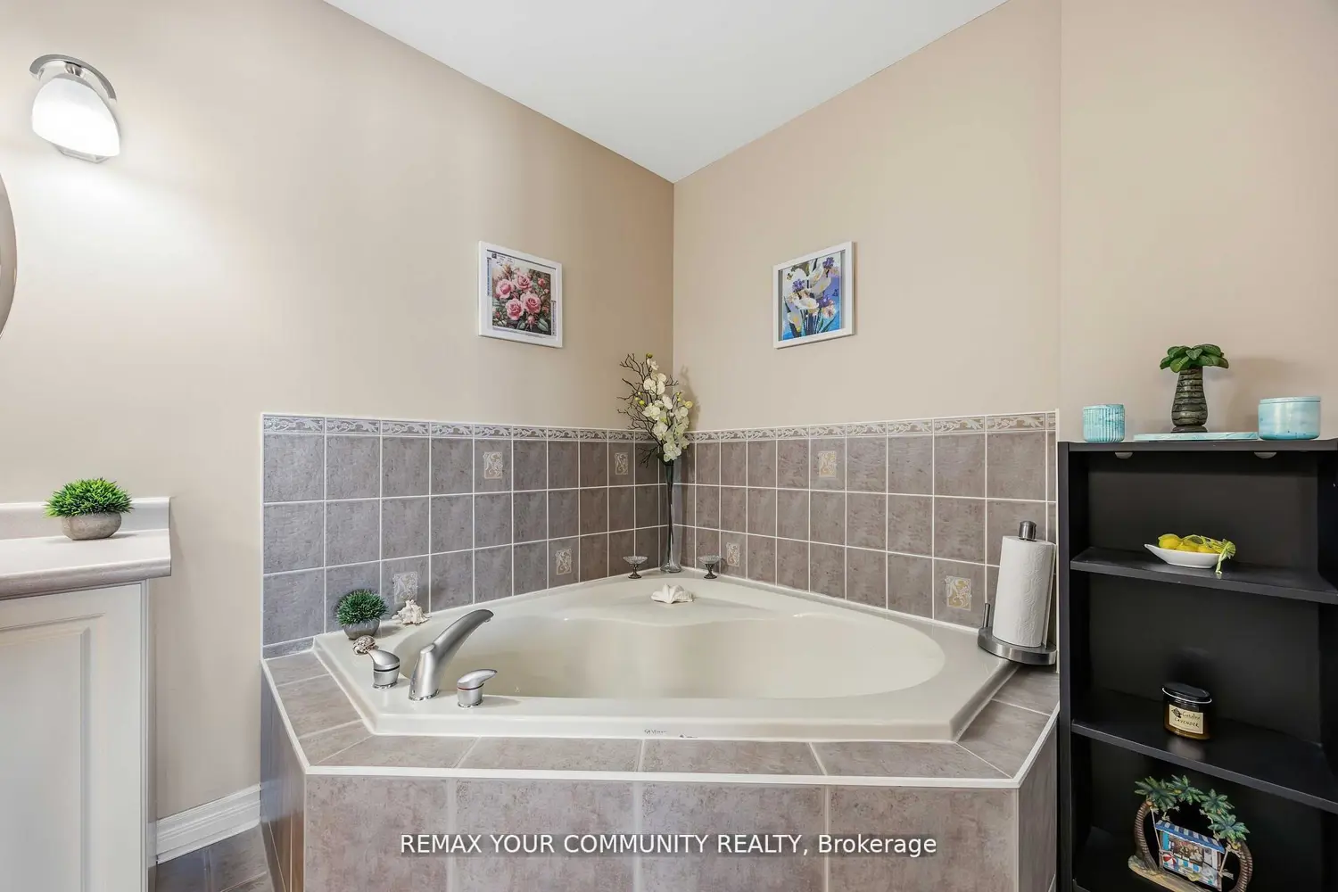 Additional image 16 of 520 Silken Laumann Drive 17