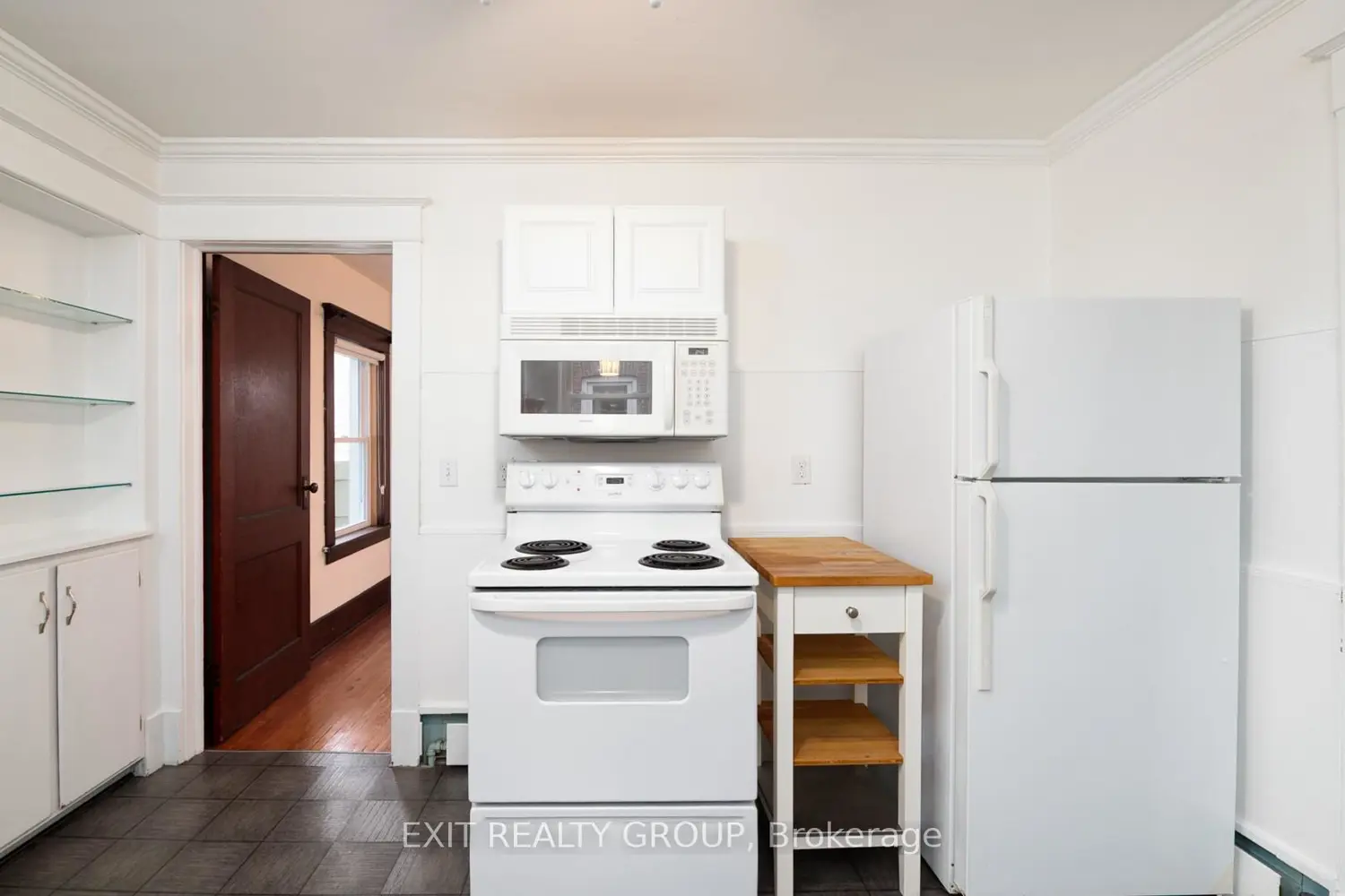 92 Byron Street photo 5