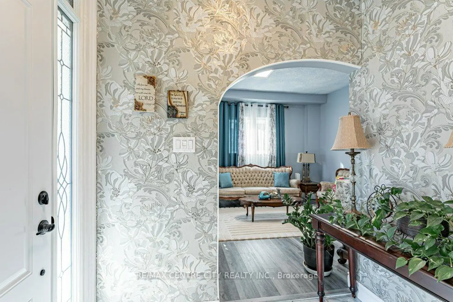52 Princess Avenue photo 2