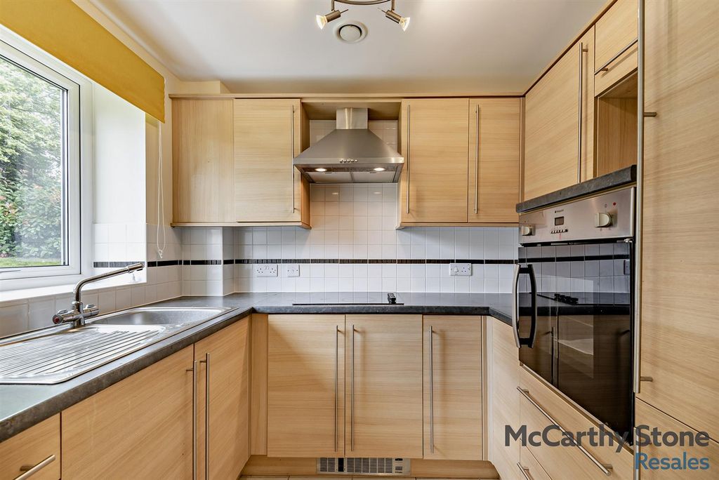 Additional image 6 of 1 bed flat for saleMartin Court, St. Catherines Road, Grantham NG31