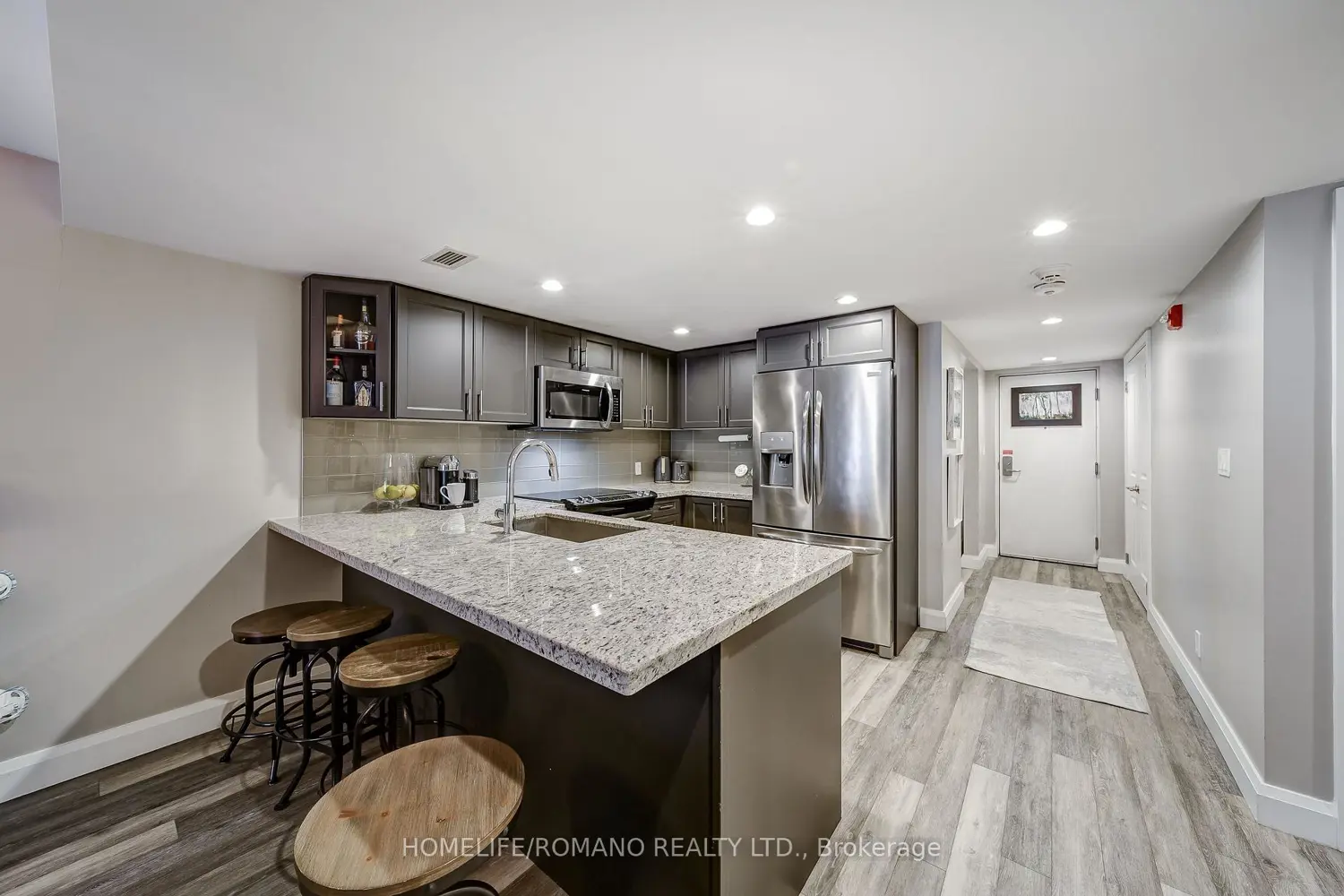 80 Horseshoe Boulevard 305 photo 5