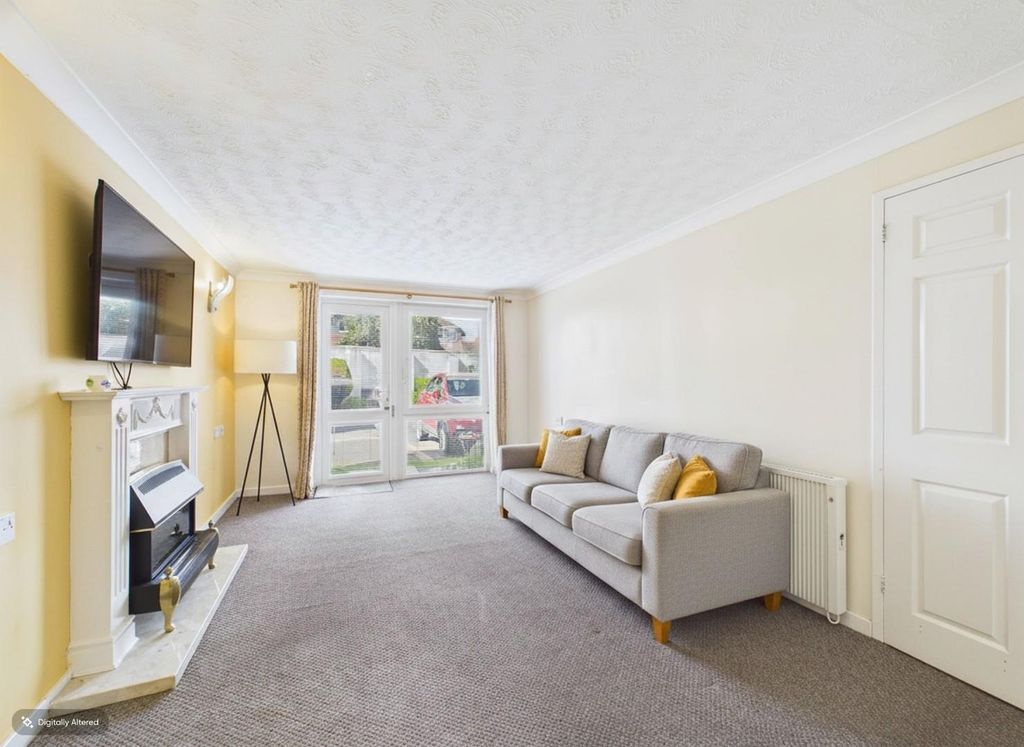 1 bed flat for saleWest Avenue, Filey YO14 photo 5