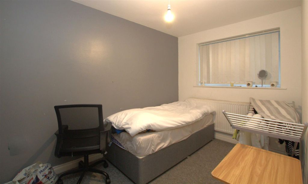 4 bed flat for saleSefton Road, Middlesbrough TS3 photo 5