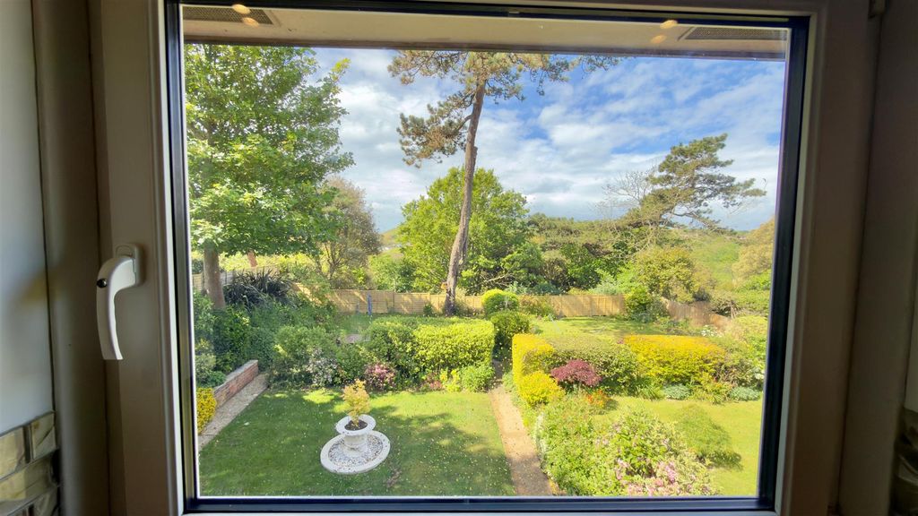 Additional image 22 of 2 bed flat for saleFreshwater, Isle Of Wight PO40