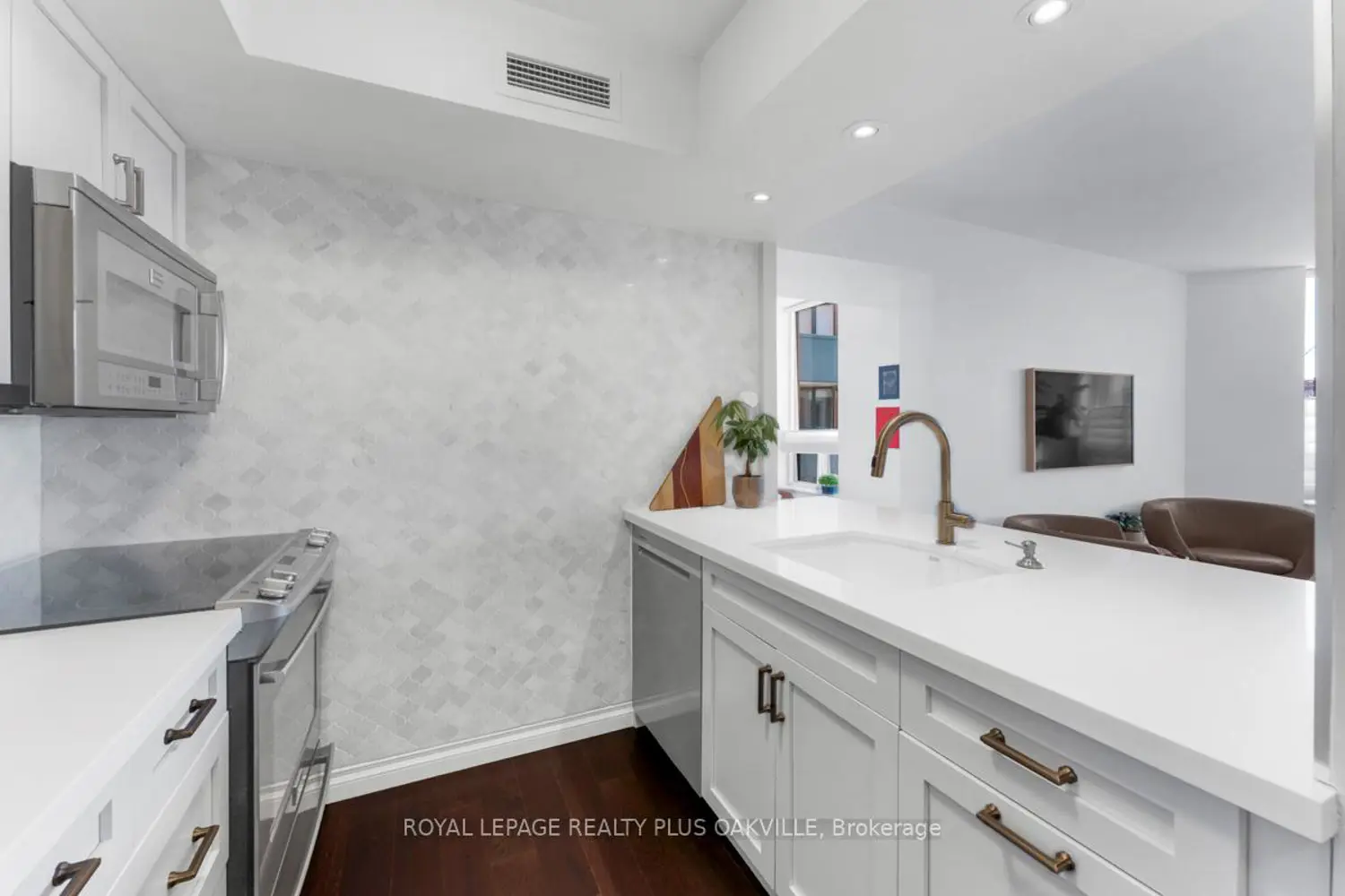 Additional image 3 of 185 Robinson Street 315