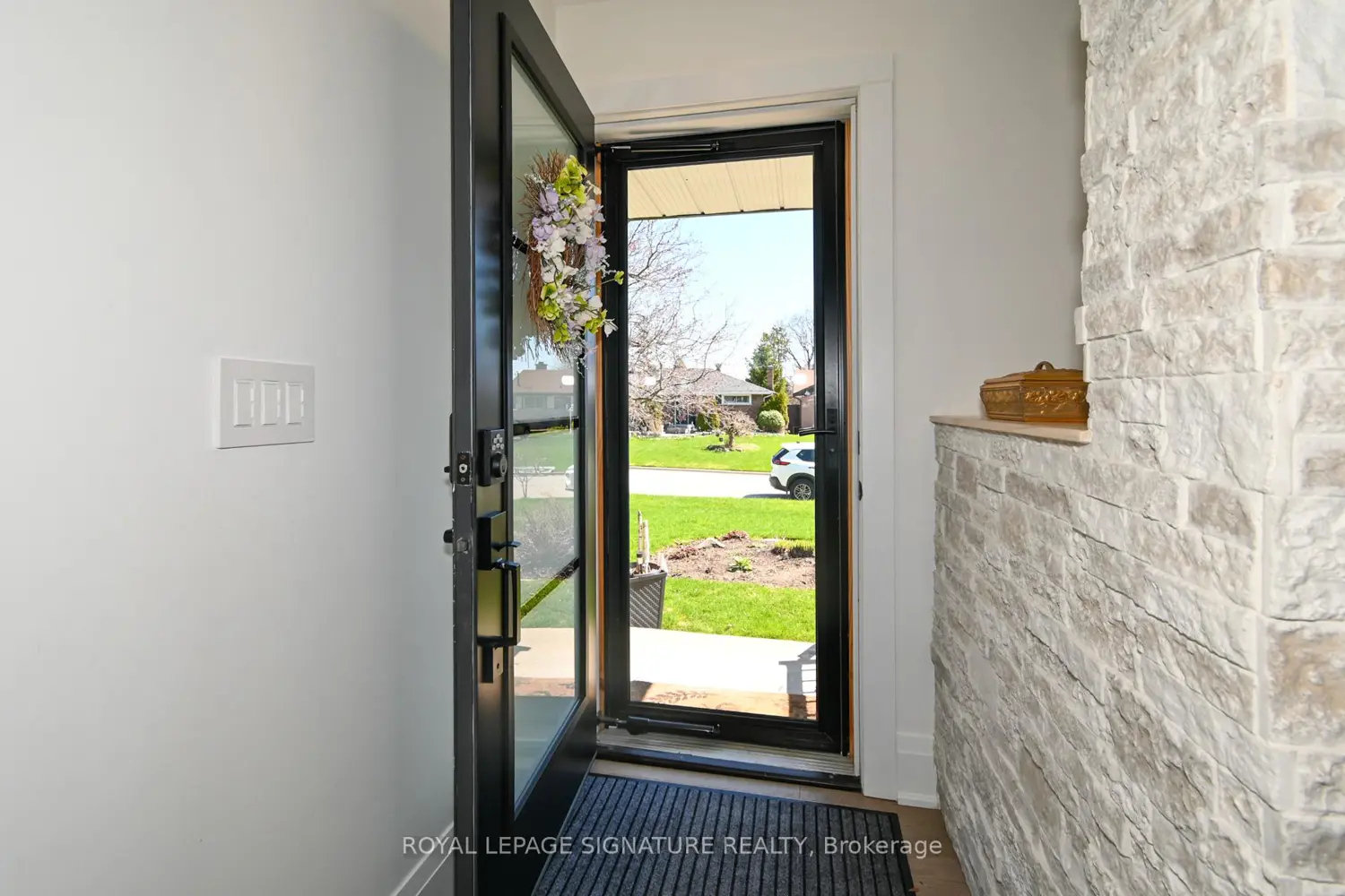 522 Rosmere Street photo 3