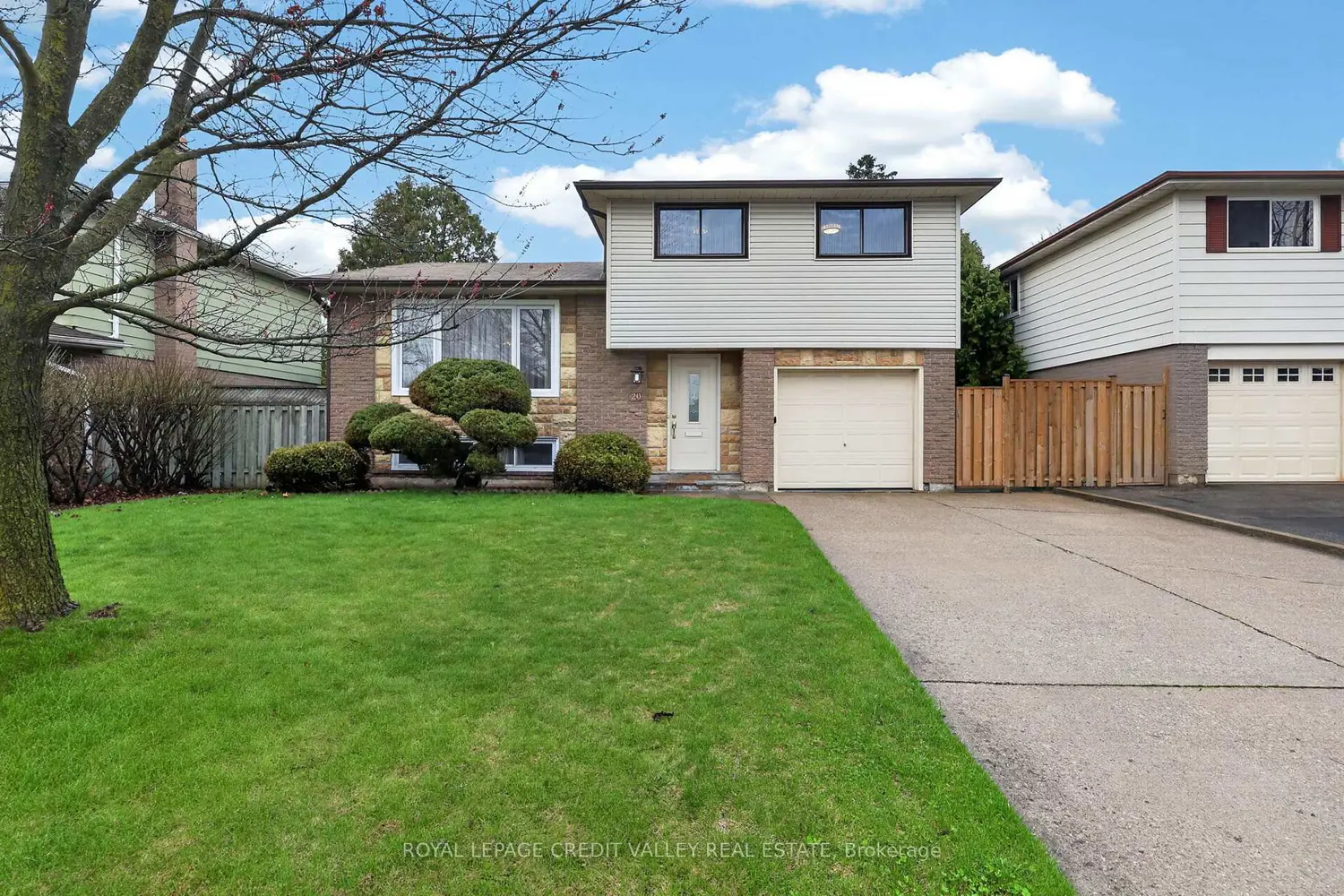 20 Willis Drive photo 4