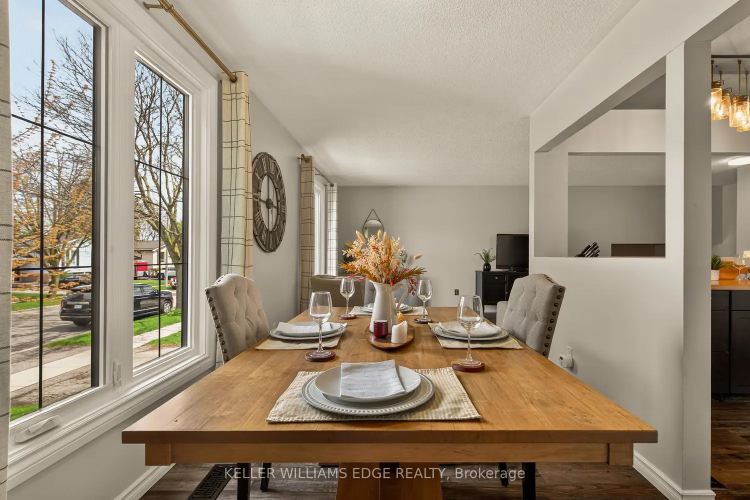 52 Latzer Crescent photo 2