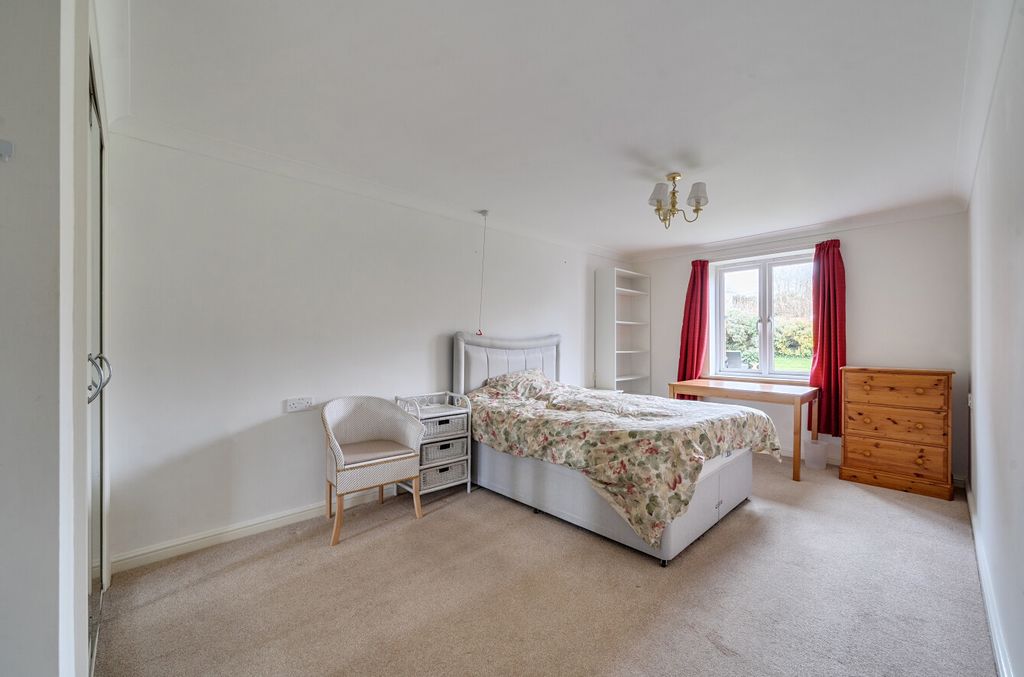 Additional image 10 of 1 bed flat for saleSwan Lane, Faringdon, Oxfordshire SN7