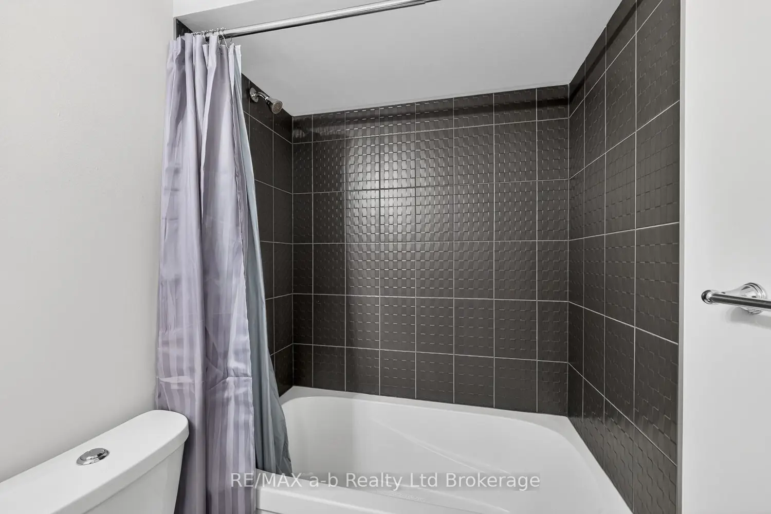 Additional image 15 of 111 King Street East, Unit 14 Street