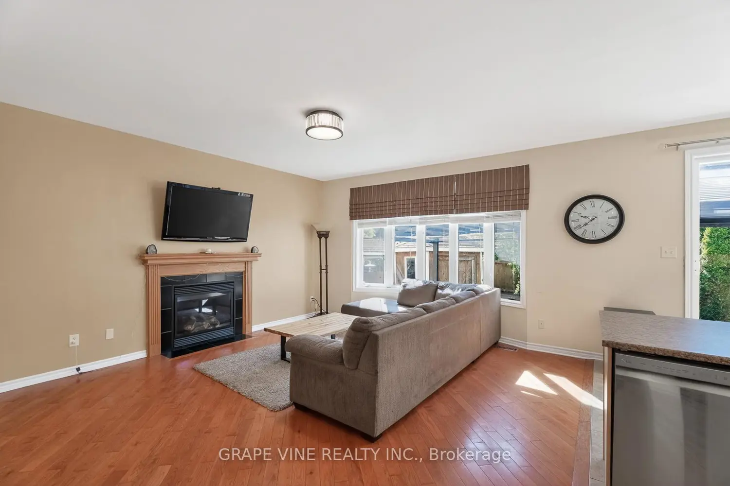 207 Mistral Way photo 5