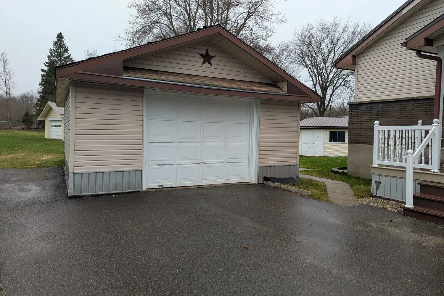 4267 Easy Street photo 2