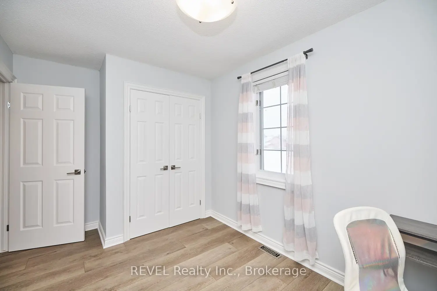 Additional image 13 of 8007 Oakridge Drive