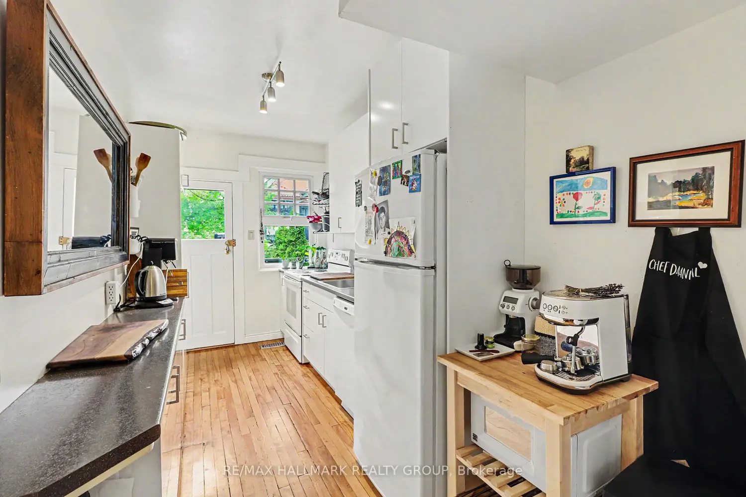 103 Glebe Avenue photo 5