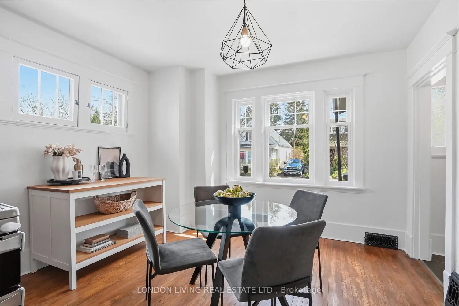 88 Tecumseh Avenue photo 3