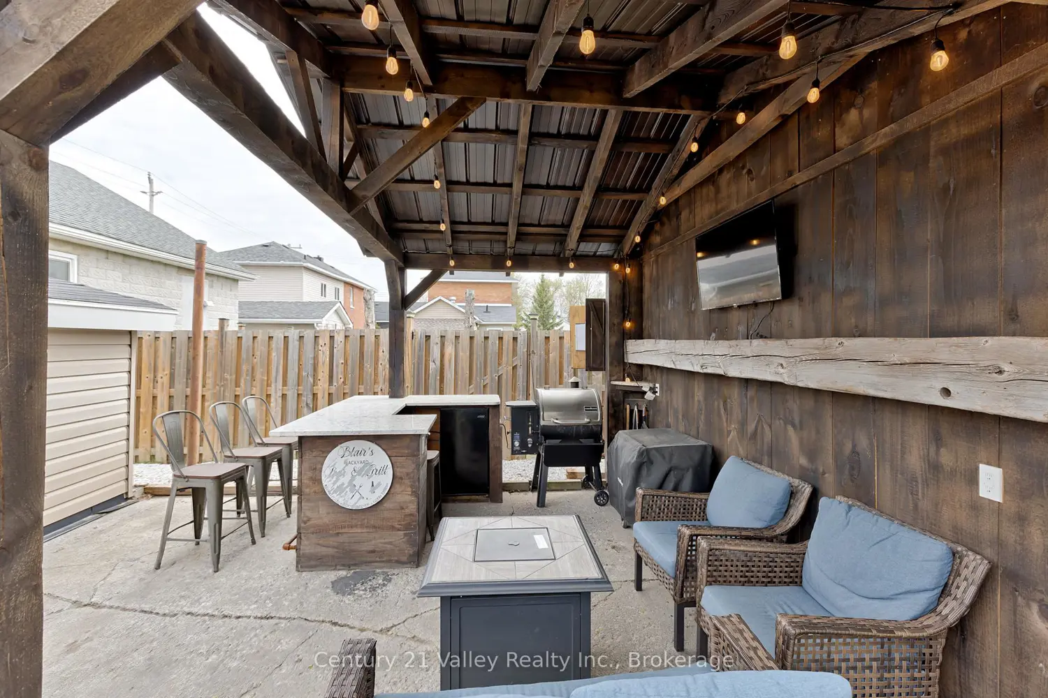 319 Mary Avenue photo 2