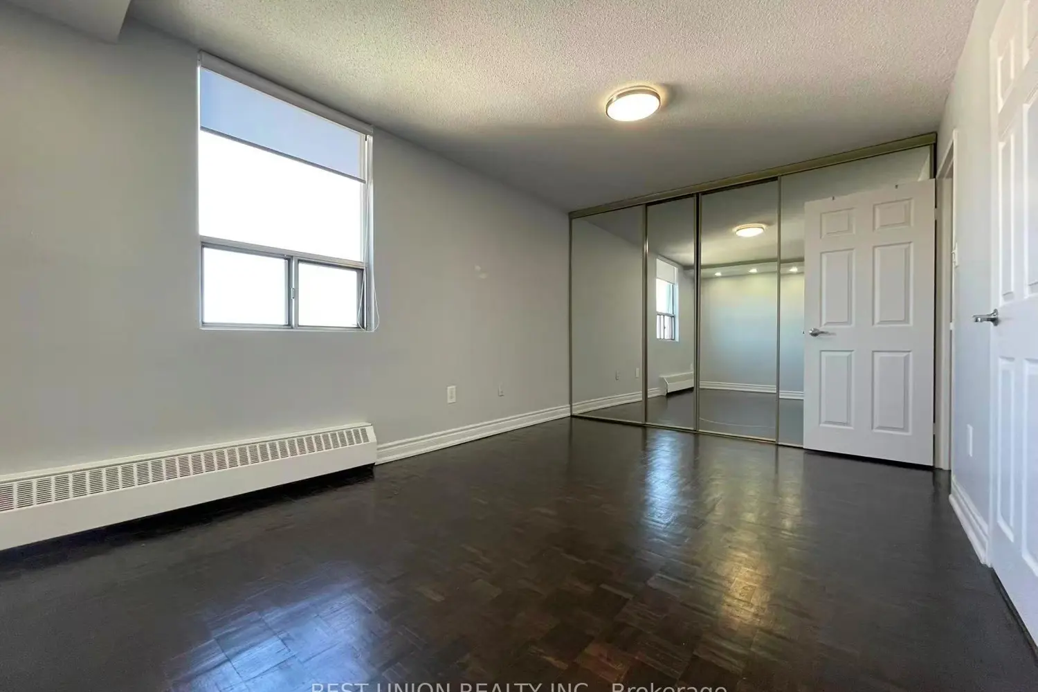 Additional image 10 of 45 Sunrise Avenue 1705