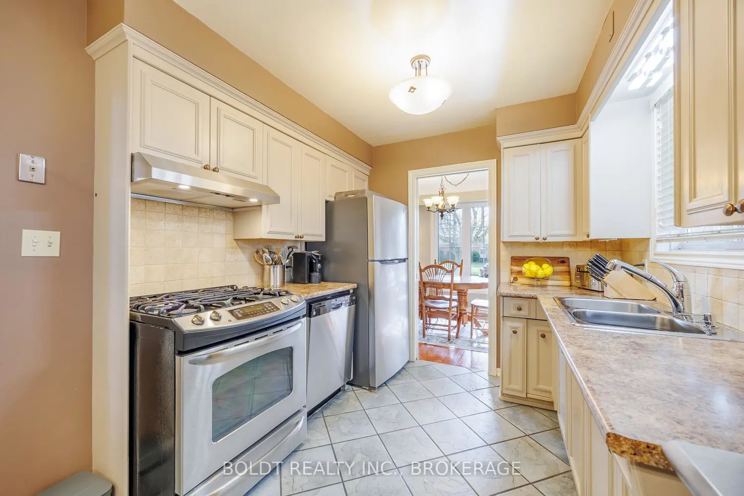 24 Mississauga Road photo 3