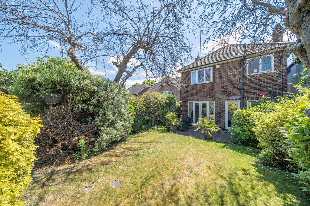 Additional image 6 of 3 bed detached house for saleAvenue Road, Erith DA8